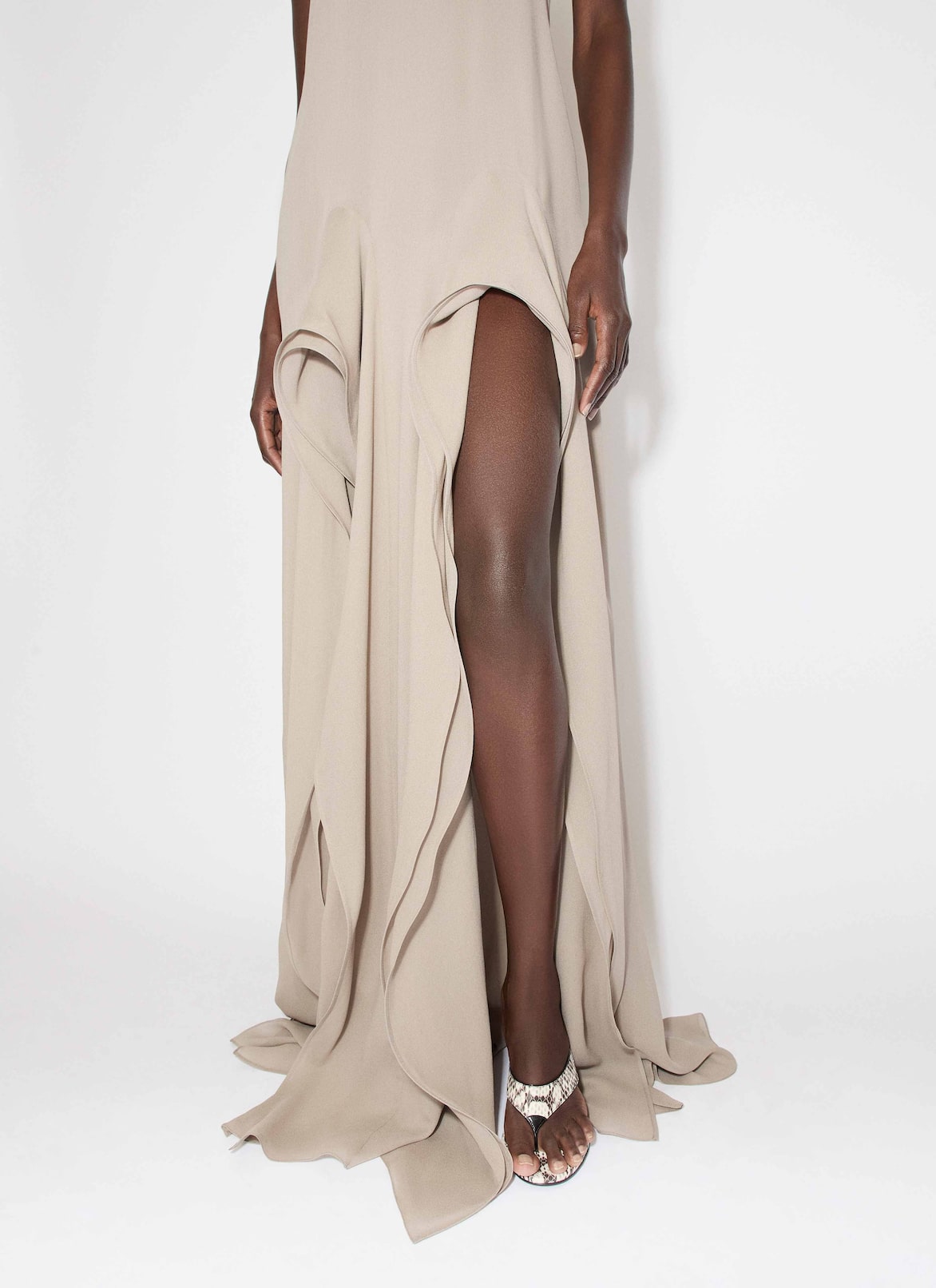 GEORGETTE RUFFLE DRESS ALAÏA DOVE GREY GEORGETTE RUFFLE DRESS
